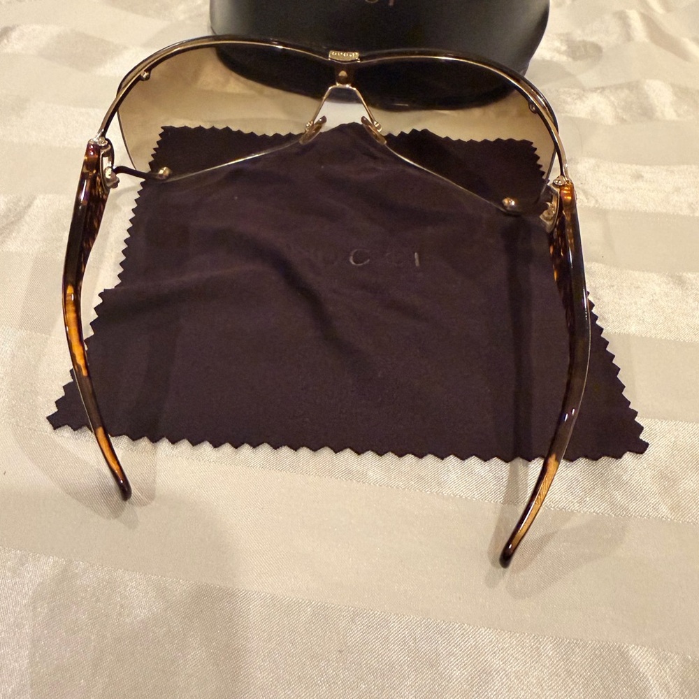 Gucci Women's Tan Sunglasses - Picture 4 of 4